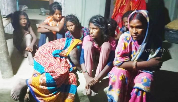 बेहोश होकर गिरी योगेंद्र की माँ बरनी देवी