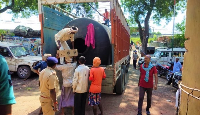 दुर्गावती ट्रक से बरामद शराब