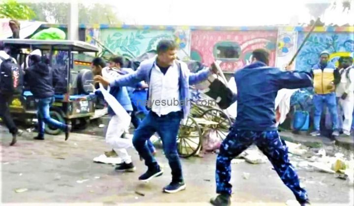 पुलिस को भी लाठीचार्ज करनी पड़ी