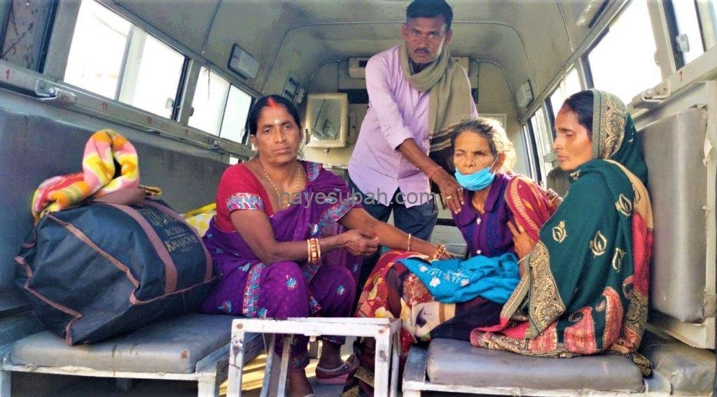 सदर अस्पताल से एंबुलेंस से आईजीआईएमएस पटना जाते मरीज