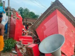 सिकरहटा के मोपती में क्षतिग्रस्त मंदिर