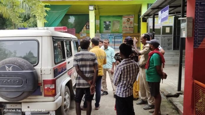 रेफरल अस्पताल में मौजूद पुलिस पदाधिकारी