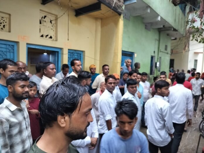 सांप ने डंसा इलाज के दौरान मौत