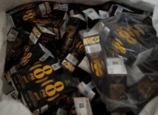 शराब तस्करी पर पुलिस की कार्रवाई: बोरा फेंककर फरार हुए तस्कर, 8 PM ब्रांड की 170 टेट्रा पैक बरामद