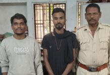 महिला और उसके दो पुत्रों के साथ मारपीट मामले में दो आरोपी गिरफ्तार