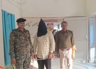 हथियारों के जखीरे के साथ युवक गिरफ्तार, कई गंभीर मामलों में रहा है आरोपी