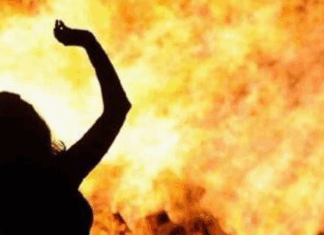 शराब पीने से मना करने पर पत्नी को जिंदा जला हत्या, पति गिरफ्तार NS News