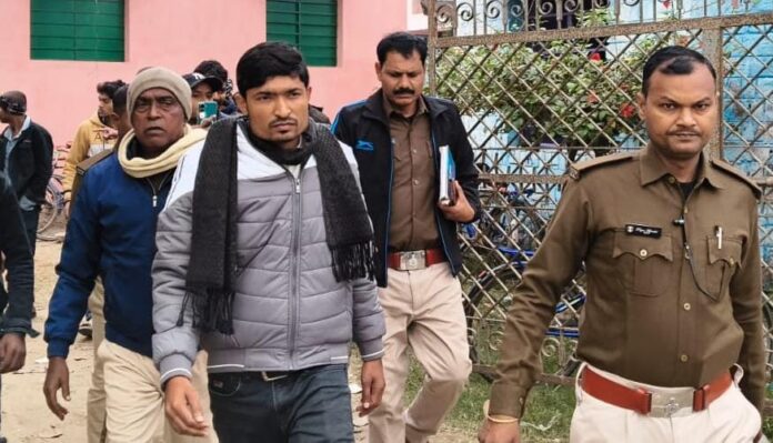 आरोपित शिक्षक