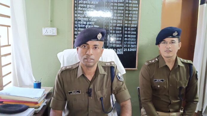 एसपी रौशन कुमार व एएसपी संकेत कुमार