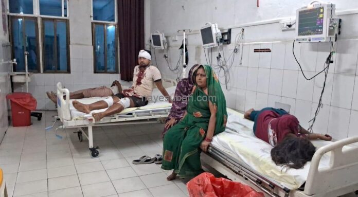 अस्पताल में भर्ती घायल