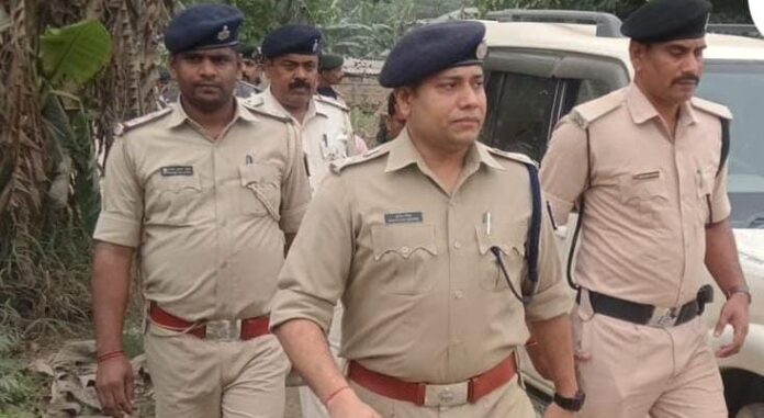 घटना की जांच करने पहुंचे एसपी शुभांक मिश्रा