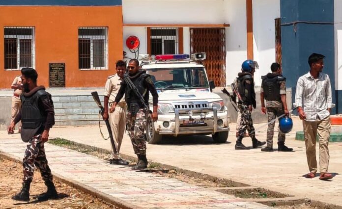 घटना स्थल पर मौजूद पुलिस