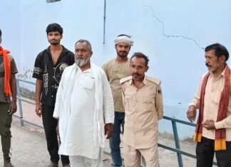 कैमूर में सिलेंडर लीक से लगी आग, झुलसी बुजुर्ग महिला ने तोड़ा दम पोस्टमार्टम हाउस में मौजूद परिवार