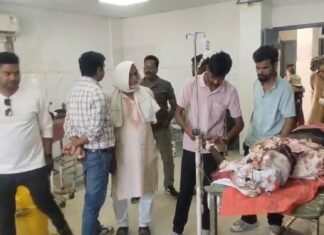 बरकट्टा बाजार से लौटते समय हादसा: बाइक पलटने से युवक की मौत, साथी की हालत नाजुक घायल का इलाज होते हुए