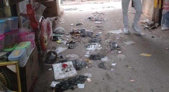 गंदगी का लगा अंबार