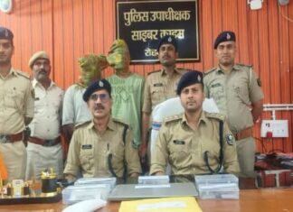 पंचायत सचिव नौकरी दिलाने के नाम पर लाखों की ठगी: जालसाज गिरफ्तार, भारी मात्रा में दस्तावेज बरामद NS News