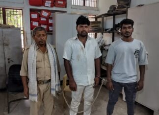 चैनपुर में पुलिस की कार्रवाई: नशे में उत्पात मचा रहे दो युवक गिरफ्तार, न्यायिक हिरासत में भेजे गए NS News