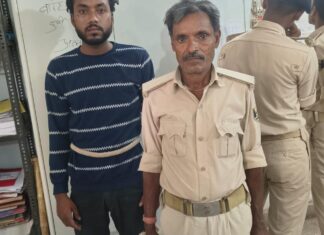 कैमूर में पुलिस की ताबड़तोड़ कार्रवाई, वारंटी समेत तीन आरोपी गिरफ्तार; एक शराब के नशे में उत्पात मचाते दबोचा गया नशे में धीरज कुमार