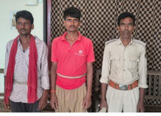 हाटा में पुलिस की बड़ी कार्रवाई, तीन मामलों के पांच वारंटी गिरफ्तार, न्यायिक हिरासत में भेजे गए NS News