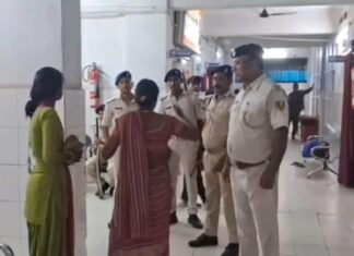 बगीचे में सो रहे युवक पर देर रात हमला, कंधे में गोली लगने से गंभीर; वाराणसी रेफर NS News
