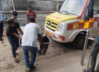 अधौरा घाटी में बड़ा सड़क हादसा: टायर फटते ही पलटी सवारी पिकअप, 15 लोग घायल; तीन महिलाओं की हालत गंभीर NS News