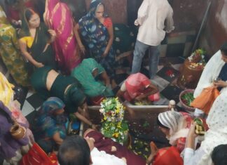 सावन की आखिरी सोमवारी पर शिवालयों में उमड़ा आस्था का सैलाब, दयाल नाथ स्वामी मंदिर में गूंजे हर-हर महादेव के जयकारे NS News