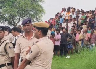 पोखरे में तैरता मिला युवक का धड़, 300 मीटर दूर पड़ा था सिर; कैमूर में सनसनी NS News