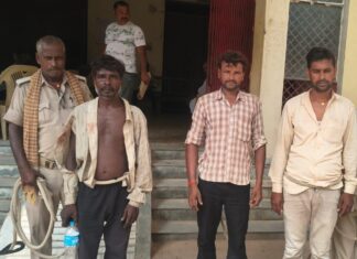शराब के नशे में उत्पात मचा रहे तीन लोग पुलिस के हत्थे चढ़े NS News