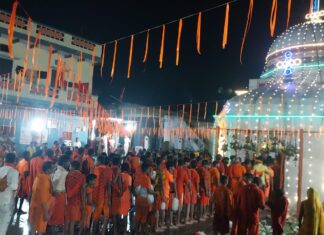 वाराणसी से गंगाजल लेकर अमांव पहुंचे शिवभक्त, दयाल नाथ महादेव के दरबार में उमड़ा जनसैलाब NS news