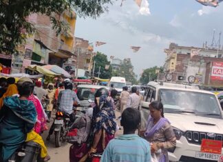 रक्षाबंधन पर खरीदारी का दबाव, एनएच-219 पर तीन घंटे तक जाम; एंबुलेंस भी फंसी, हाटा बाजार में भी यातायात व्यवस्था चरमराई NS News