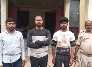 यूपी से शराब की खेप लेकर बिहार पहुंचे तीन तस्कर, पुलिस की नाकेबंदी में दबोचे गए; 33.4 लीटर शराब बरामद NS News