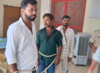 शराब के नशे में बाइक सवार तीन युवक गिरफ्तार, अलग मामले में फरार वारंटी भी पकड़ा गया NS News