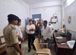 भभुआ सदर अस्पताल में डीएम का औचक निरीक्षण, अव्यवस्थाओं पर जताई नाराजगी NS News