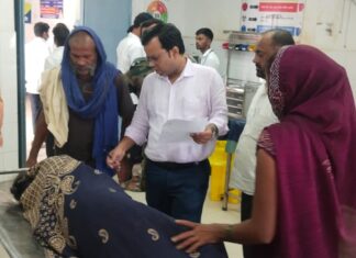 खेत में रोपनी कर रही महिला पर गिरी आकाशीय बिजली, गंभीर रूप से झुलसी; सदर अस्पताल में भर्ती NS News