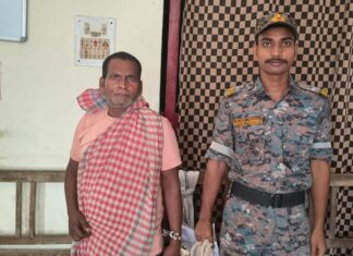 चैनपुर में पुलिस की दोहरी कार्रवाई, शराब के साथ धंधेबाज गिरफ्तार तो गैर जमानती वारंटी भी पकड़ा गया गिरफ्तार वारंटी