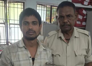 हाटा में मकान निर्माण को लेकर विवाद, दो लाख रुपये मांगने का आरोप; एक युवक गिरफ्तार गिरफ्तार आरोपी