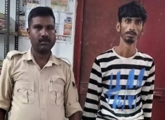 तहखाने में छिपाकर ले जाई जा रही थी शराब, पुलिस ने ऑटो समेत चालक को दबोचा; 37 लीटर से अधिक शराब बरामद NS News