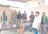 कैमूर में मुखिया के घर पर ताबड़तोड़ फायरिंग, पुलिस ने एक आरोपी को दबोचा; तीन की तलाश जारी घटना स्थल पर तैनात पुलिस