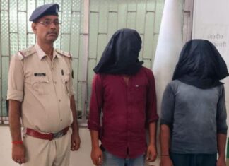 टेंपो की तलाशी में मिला करीब 60 किलो मांस, पुलिस ने दो संदिग्ध तस्करों को दबोचा मांस तस्करी के आरोप में गिरफ्तार दोनों लोग
