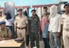 बेटे की हत्या का बदला लेने के लिए रची थी साजिश, 6 गिरफ्तार, 2 साल तक बेटे की हत्या का बदला लेने की फिराक में था मुख्य आरोपित प्रेस कॉन्फ्रेंस में जानकारी देते एसडीपीओ चंद्रभूषण